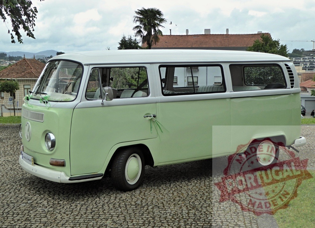 Volkswagen Type 2 vintage van parked on cobblestone | Volkswagen Type 2 vintage van displaying a two-tone pastel green and white paint scheme - Realisiert mit Pictrs.com