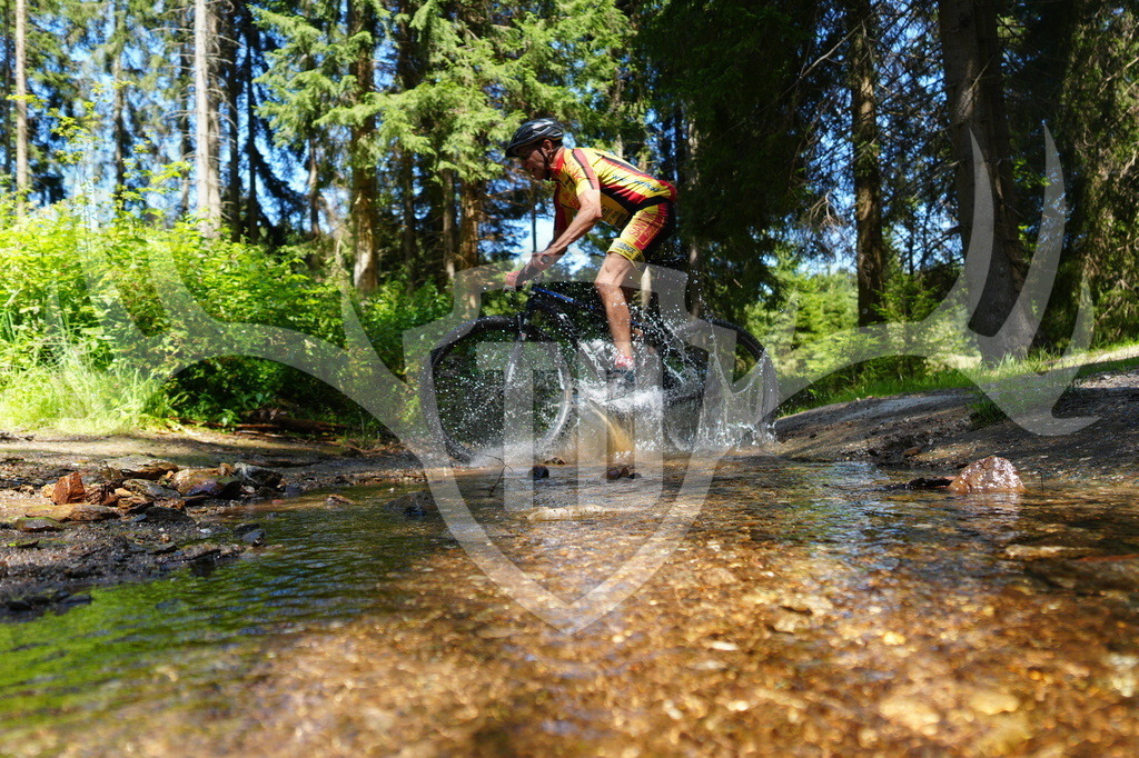 FC605114 | Fotogalerie der Treibjagd im Dunkelwald - Dein MTB Etappenrennen im Erzgebirge - Realisiert mit Pictrs.com