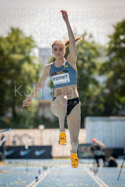 Juniorengala 2026; Mannheim, 13.06.2026 | MANNHEIM, GERMANY - JUNE 13, 2026 : Antonia Bronnert (GER/VfL Loeningen) competing in the women’s triple jump during the Juniorengala 2026 at Michael-Hoffmann-Stadion on June 13, 2026 in Mannheim, Germany.