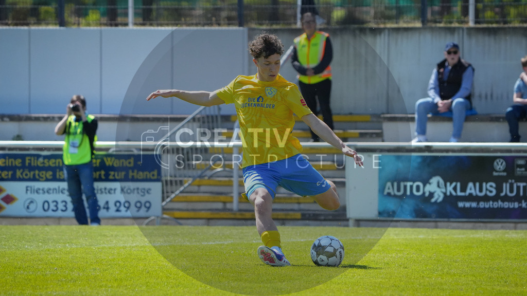 FFußball, Herren, Saison 2025/2026, Regionalliga Nordost, 31. Spieltag, FSV 63 Luckenwalde vs. FSV Zwickau, Sonntag 26.04.2026, Werner-Seelenbinder-Stadion Luckenwalde | Fußball, Herren, Saison 2025/2026, Regionalliga Nordost, 31. Spieltag, FSV 63 Luckenwalde vs. FSV Zwickau, Sonntag 26.04.2026, Werner-Seelenbinder-Stadion Luckenwalde, Im Bild: Len Neumann (Luckenwalde) - Realisiert mit Pictrs.com