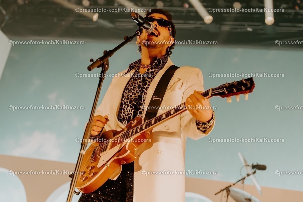 xKKU0604251005 | 06.04.2025, xkkux, Düsseldorf, Roy Bianco und Die Abbrunzati Boys performen bei ihrer Kult-Tour 2025 in der Mitsubishi Electric HALLE. 