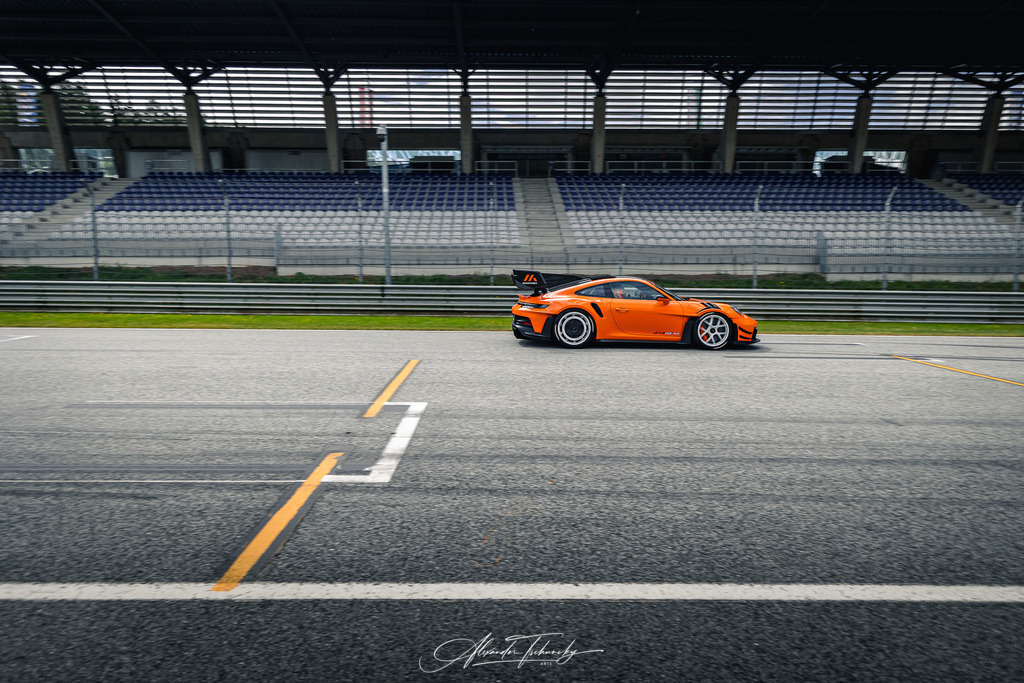 R6AT2344 _Alexander Tschuncky | Entdecken Sie die faszinierende Welt von Alexander Tschuncky Arts: Kreative Fotografie, atemberaubende Automobilkunst und hochwertiger Bilderdruck. Lassen Sie sich inspirieren! - Realisiert mit Pictrs.com