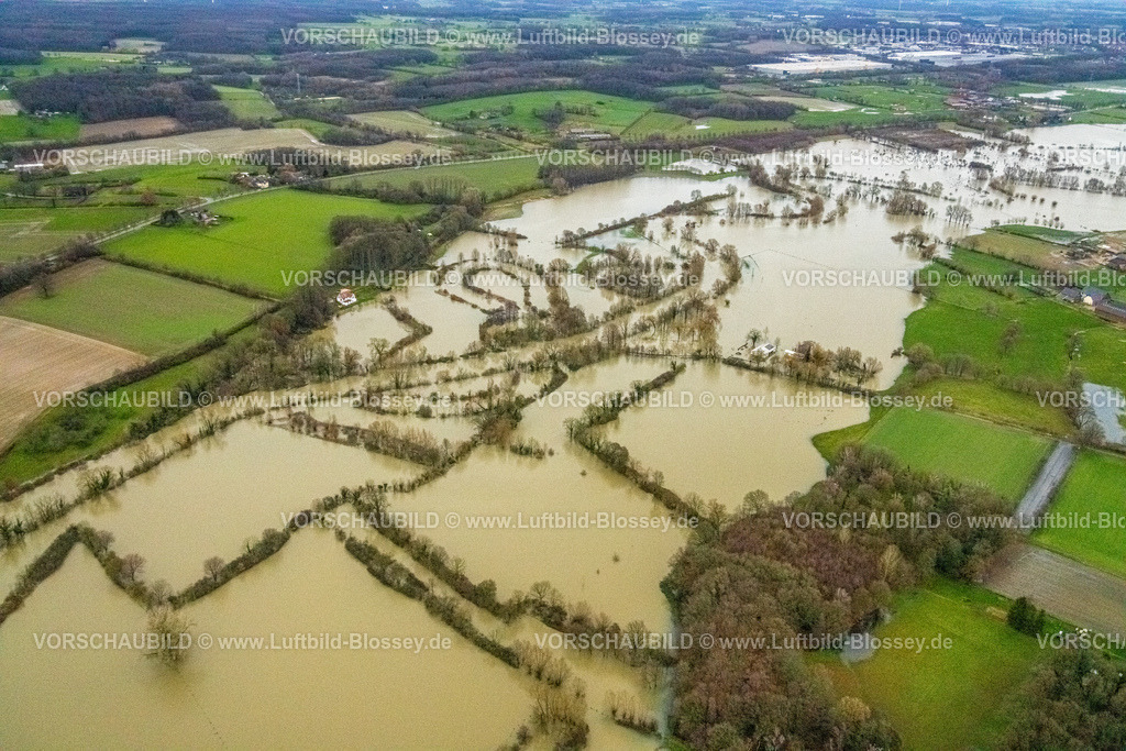 Bergkamen231204768Lippe | Luftbild vom Hochwasser der Lippe, Weihnachtshochwasser 2023, Fluss Lippe tritt nach starken Regenfällen über die Ufer, Überschwemmungsgebiet NSG Lippeaue von Werne bis Heil, Landschaftsschutzgebiet Disselkamp, Bäume und Häuser im Wasser, Heil, Bergkamen, Ruhrgebiet, Nordrhein-Westfalen, Deutschland