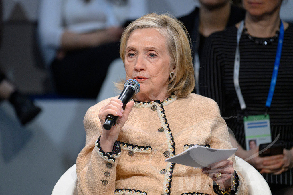 _DWA0226 | Die US-Politikerin Hillary Clinton auf der Veranstaltung Girls Just Want to Have Fundamental Rights: Fighting the Global Pushback im Rahmen der Münchner Sicherheitskonferenz 2026. München, 14.02.2026 Bayern Deutschland - Realisiert mit Pictrs.com