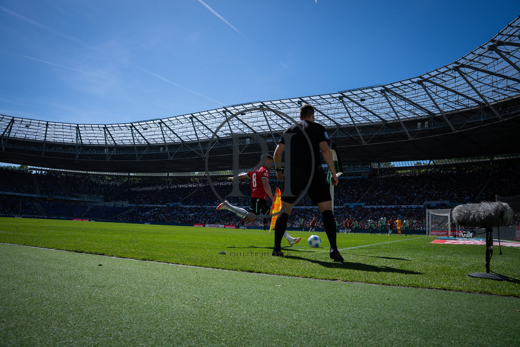 Hannover 96 vs SpVgg Fürth – 2. Bundesliga – 11.05.2025 | Szene aus dem 2. Bundesliga-Spiel des 33. Spieltags zwischen Hannover 96 und der SpVgg Früth am 11 Mai 2025 in der Heinz von Heiden Arena in Hannover. Endstand: 1:1. Fotografiert von Philipp Heist. - Realisiert mit Pictrs.com