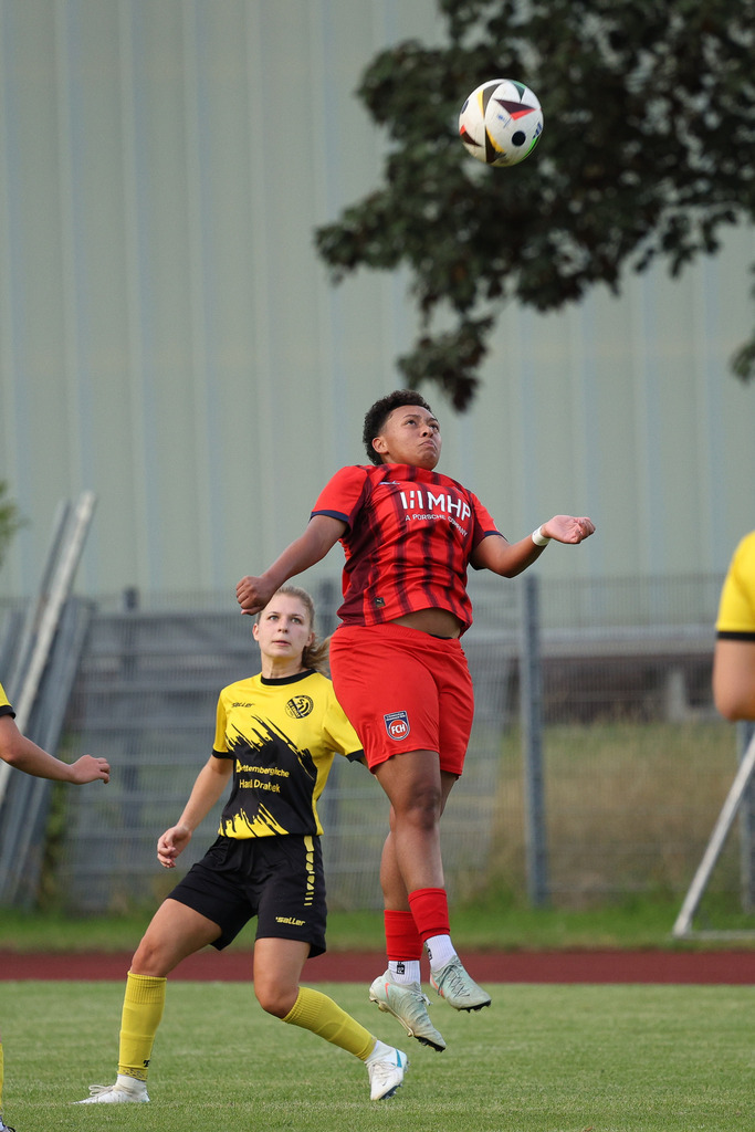 Fußball I FRAUEN I Saison 2025-2026 I Freundschaftsspiel I SGM Ebnat-Waldhausen - 1FC Heidenheim 1846 2 I_250823_5748 | Fotopresso – Sportfotografie in Heidenheim & Umgebung. Professionelle Sportfotografie für unvergessliche Momente. Dynamische Action-Shots, emotionale Szenen & hochwertige Bilder. - Realisiert mit Pictrs.com