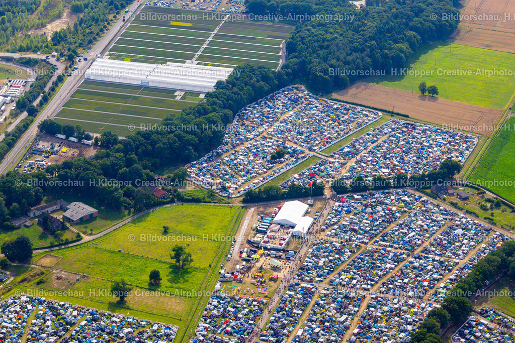 Luftbild Weeze-5252 | Luftaufnahme Gelände des " PAROOKAVILLE - Electronic Music Festival " in Weeze - Realisiert mit Pictrs.com