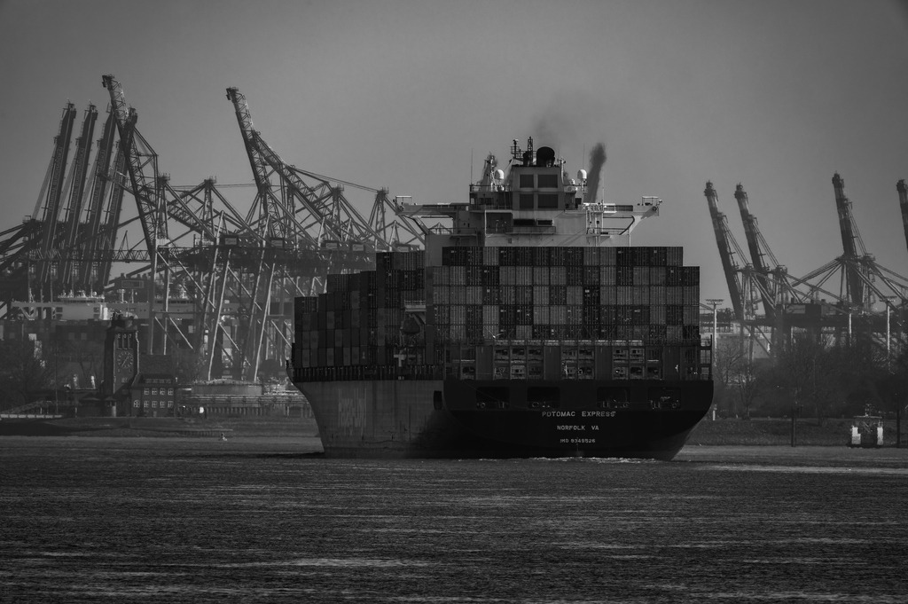 2025_03_23_HH-BLANKENSE+ELBE_MCP7043 sw | Hochwertig gedruckte Fotografien für die Wand, als Kalender und zum Verschenken. Hamburg & Norddeutschland und überall wo ich mit der Kamera unterwegs war.