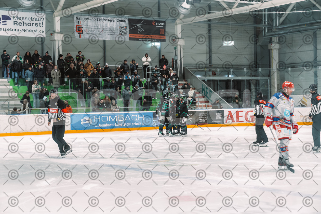 Alligators_vs_Peiting_25_11_2025-66 | Höchstadt Alligators Fotogalerie: Eishockey-Action aus Franken. Professionelle Spielfotos, Portraits & Stadionbilder zum Download. Jetzt entdecken! - Realisiert mit Pictrs.com