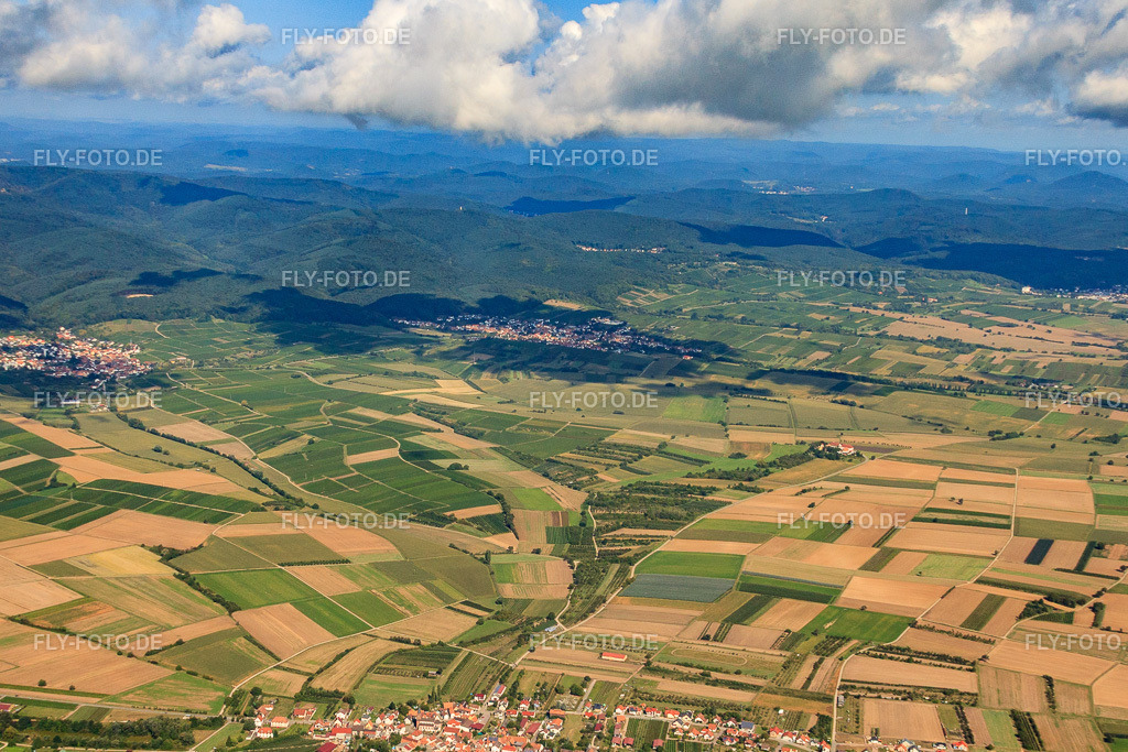 Felder von Schweighofen bis Oberotterbach | Luftbild: Felder von Schweighofen bis Oberotterbach in Oberotterbach im Bundesland Rheinland-Pfalz in Deutschland. Foto: IMG_21038.jpg vom 06.09.2009 durch Werner Riehm/FLY-FOTO.de - Realisiert mit Pictrs.com