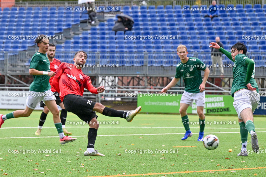 FC Kilia Kiel vs VfB Lübeck II - U21 | Drilon Trepca (Kilia #25 Schuss geht links am Tor vorbei) vs Serhii Filimonko (Lübeck #29) / Fußball-Oberliga Männer 2026/2027 / FC Kilia Kiel vs VfB Lübeck II - U21 / Kilia Sportplatz / Kiel / 10.10.26 - Realisiert mit Pictrs.com