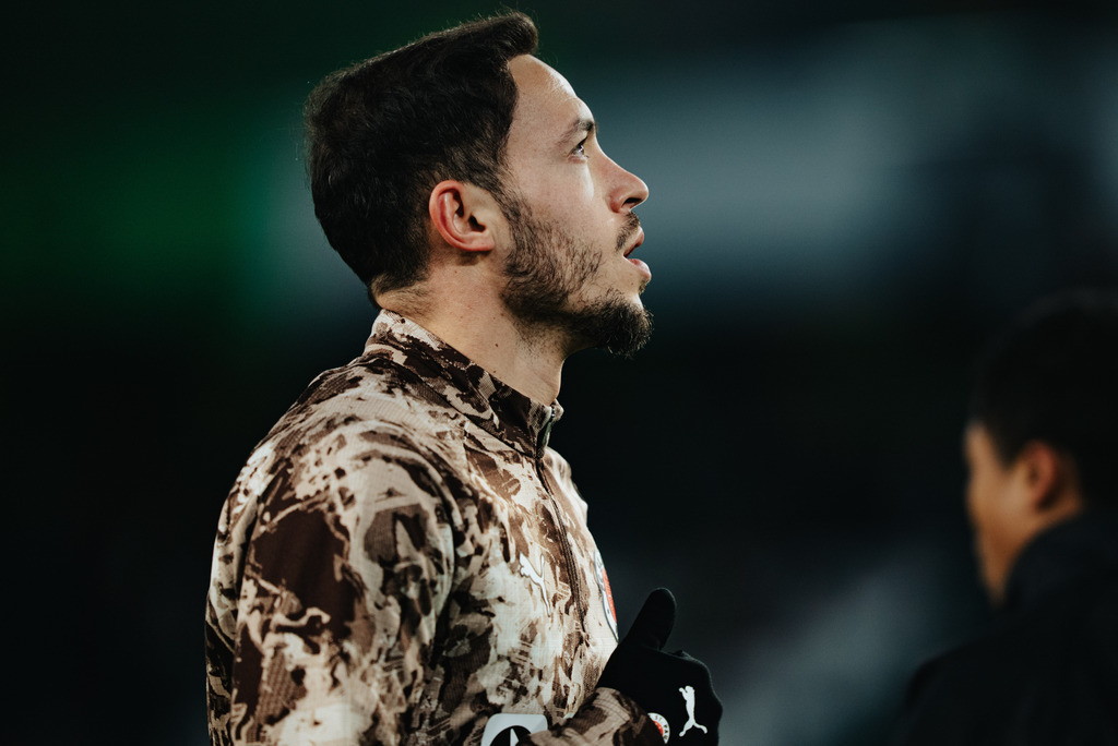 _STP9746 | Der offizielle Shop für FC St. Pauli Fotos. Wähle aus Spielszenen & Fanmomenten dein FCSP Wunschformat. Wir liefern Millerntor-Atmosphäre.