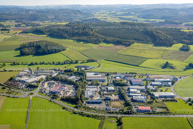 Balve230907937 | Luftbild, Gewerbegebiet Brobbecke mit Waldgebiet und Fernsicht, neuer Kreisverkehr Brobbecke mit Krone Skulptur, Garbeck, Balve, Sauerland, Nordrhein-Westfalen, Deutschland