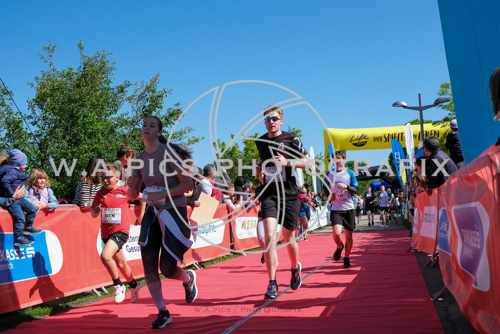 ..... | LINZ,AUSTRIA,27.April 24, Int. 3 Brückenlauf Linz  , Image shows: Photo: WAPICS / Michael ring