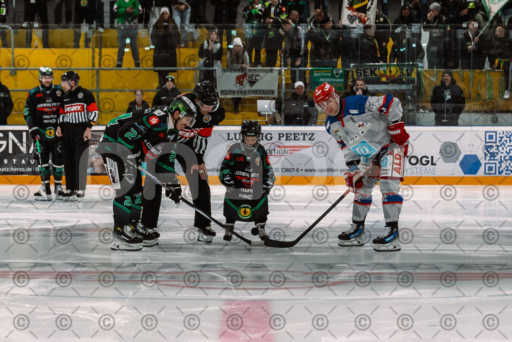 Alligators_vs_Peiting_25_11_2025-22 | Höchstadt Alligators Fotogalerie: Eishockey-Action aus Franken. Professionelle Spielfotos, Portraits & Stadionbilder zum Download. Jetzt entdecken! - Realisiert mit Pictrs.com