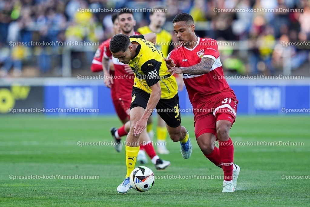 xYDR09052501027 | 09.05.2025, xydrx, Fußball, Borussia Dortmund II - VFB Stuttgart II, 3.Liga, Stadion Rote Erde, Saison 2024 2025: Kjell Waetjen (Borussia Dortmund II #38) im Zweikampf gegen Nikolas Terkelsen Nartey (VFB Stuttgart II #31) DFB regulations prohibit any use of photographs as image sequences and or quasi-video.