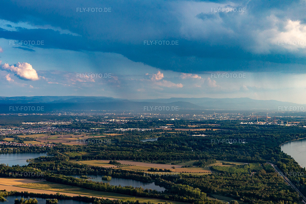 Luftbild: Regen S von Karlsruhe im Ortsteil Linkenheim in Linkenheim-Hochstetten im Bundesland Baden-Württemberg in Deutschland. Foto: IMG_122290.jpg vom 15.08.2020 durch Werner Riehm/FLY-FOTO.de