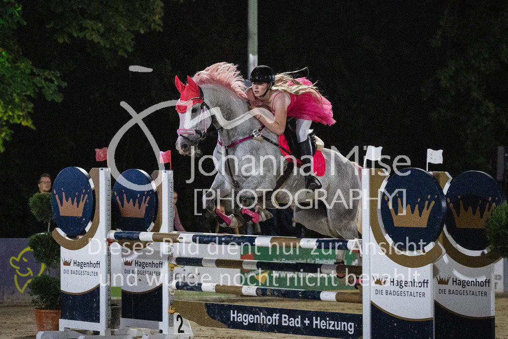230827_Delbrueck_Kostuem-833 | Deine schönsten Turniermomente als professionelle Fotos! Entdecke hochwertige Pferdesport-Fotografie im Online-Shop. Jetzt Fotos finden & bestellen!
