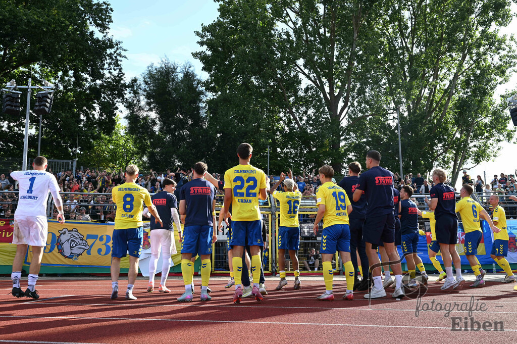 SV Atlas-Delmenhorst-Borussia Mönchengladbach | DFB-Pokal 1. Runde;SV Atlas Delmenhorst (gelb)-Borussia Mönchengladbach (schwarz) am 17.08.2025 in Oldenburg (Marschweg-Stadion), Photo: Philip Eiben 2025 - Realisiert mit Pictrs.com