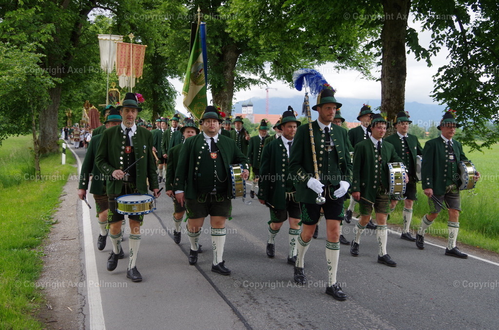 IMGP5910 | fotografiert von Axel PollmannLeonhardi Wallfahrt Benediktbeuern und Murnau, Fronleichnam, Fasching, Landschaft im Loisachtal und Benediktbeuern  - Realisiert mit Pictrs.com
