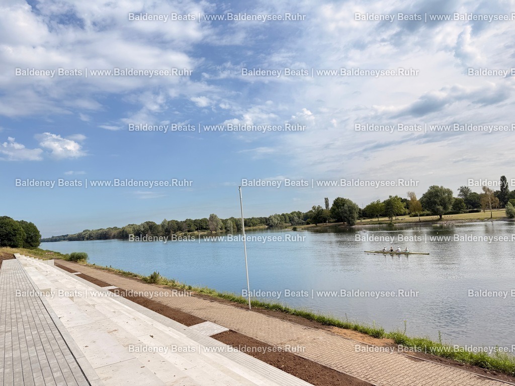 Krefeld - Elfrather See | Alle Nutzungsrechte vorbehalten. Jede Nutzung des Bildes bedarf einer gültigen Lizenz. Der Urheber- und Quellenhinweis „Foto: Cesar von Meissen / Baldeneysee.Ruhr“ ist bei jeder Veröffentlichung direkt am Bild anzubringen. Eine Weitergabe, Unterlizenzierung oder Weiterveräußerung an Dritte ist unzulässig. - Realisiert mit Pictrs.com