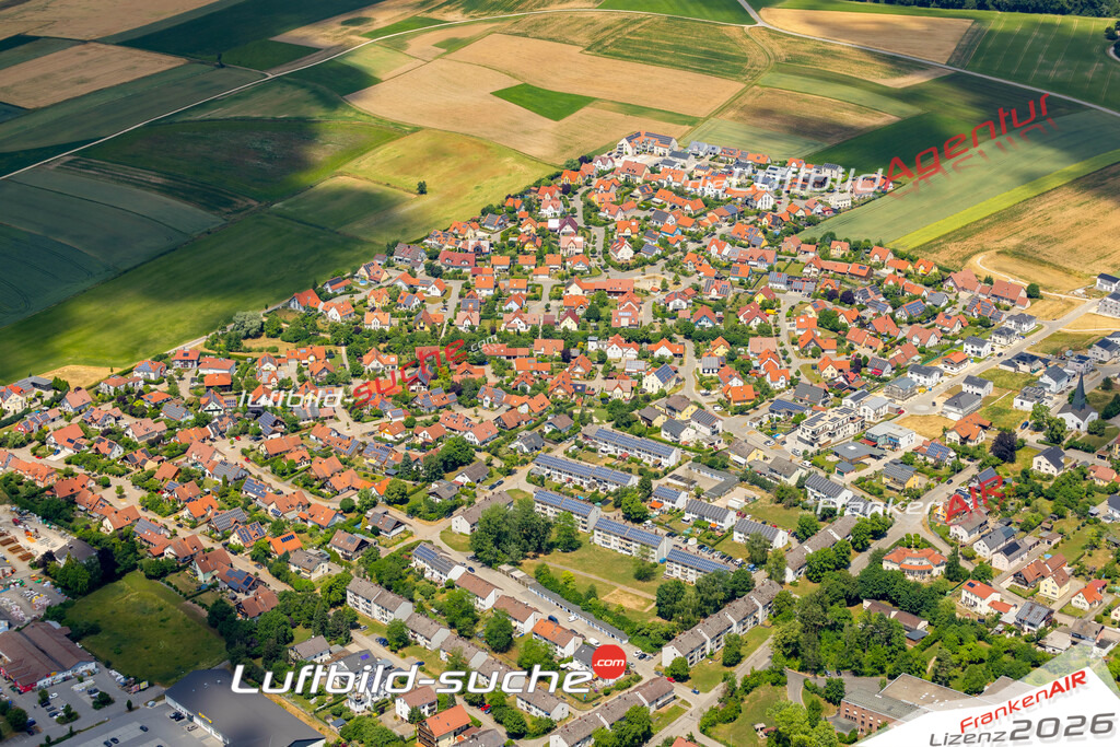 Das Luftbild zeigt : Wohnung Hemau - Die Luftaufnahme wurde 2023 vom UL-Flugzeug aus erstellt ( keine Drohne ) - Hochauflösende Luftaufnahme - Für grossformatige Ausdrucke geeignet. Die Geschenkidee !Mit Lizenz und Bildrechte bestellbar