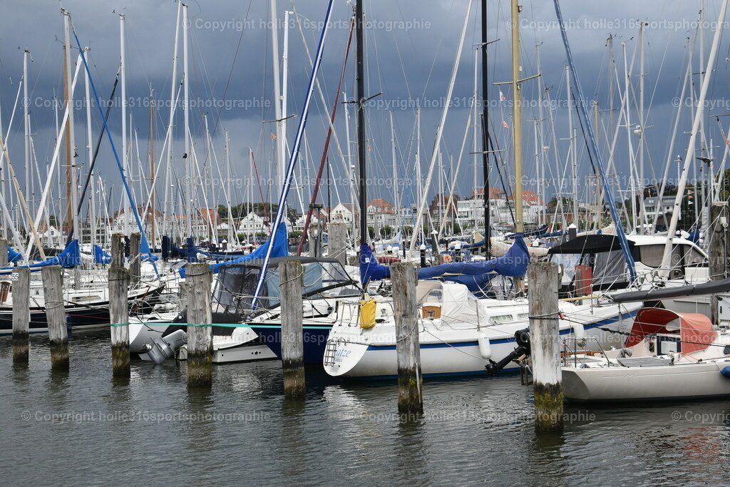 DSC_0033 | Sportfotografie , Motorsport, Motoross, Reitsport, Mointainbike, Enduro,
Landschaft , Outdoor, Eventfotografie, Landschaft, Bilder online bestellen - Realisiert mit Pictrs.com