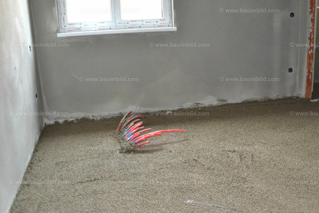 bib-lg19-fussbodenaufbau-0102 | Nach LV-Leistungsgruppen sortierte Detailfotos über den Bau eines Hauses. Alle Hausbau-Bilder direkt vom Urheber und Autor der Website Haus-Selber-Bauen.com