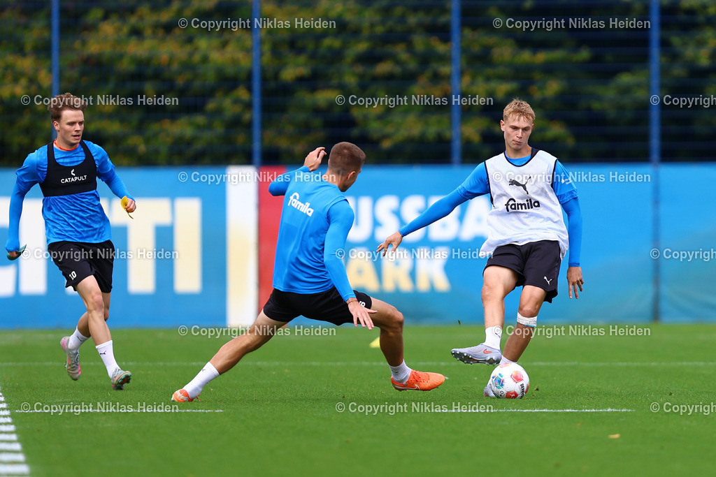 NH_HolsteinKiel_Training_16092025 | #15 Kasper Davidsen und #6 Marko Ivezic (beide Holstein Kiel)Fußball I Herren I Training I Saison 2025-2026 I Holstein Kiel I 16.09.2025 I Citti-Fußballpark