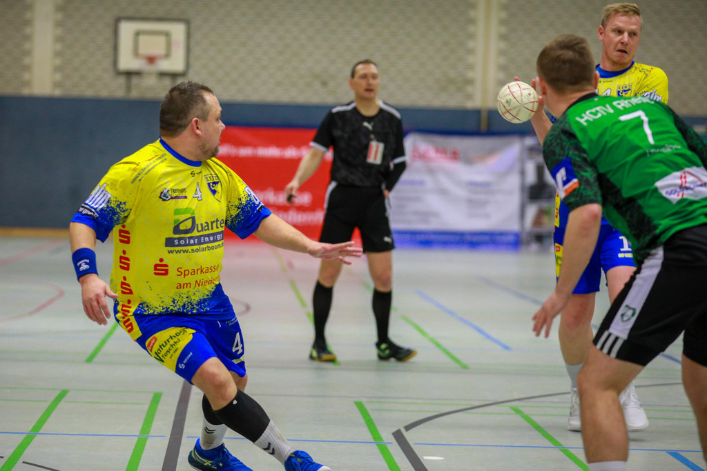 SVN_HcTvRhede_131225_014 | Bildergalerie von Sport-Ereignissen aber auch von weiteren spannenden Dingen - nicht nur vom Niederrhein. In Anlehnung an den bekannten Spruch von Hanns Dieter Hüsch heißt das Motto: "Niederrhein ist überall".  - Realisiert mit Pictrs.com