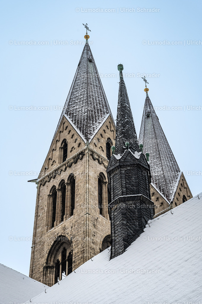 10049-13942 - Verschneiter Dom in Halberstadt | Stockfoto und Bilderpool mit Bildmaterial aus Deutschland, dem Harz, Halberstadt, Quedlinburg, Wernigerode und weltweit. Qualitativ hochwertige und professionelle Fotos anschauen und kaufen. - Realisiert mit Pictrs.com