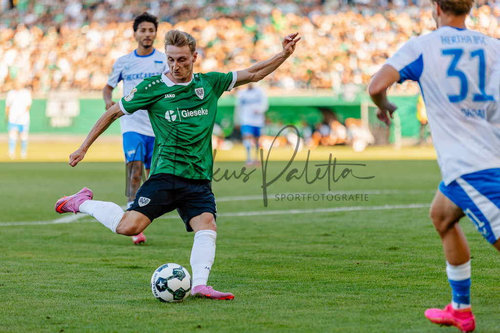 DFB-Pokal 2025/2026, 1. Runde: SC Preußen Münster - Hertha BSC Berlin | Münster, 18.08.2025: DFB-Pokal 2025/2026, 1. Runde, SC Preußen Münster gegen Hertha BSC Berlin im LVM-Preußenstadion in Münster.(Foto: sportfotografie.ms | Markus Paletta) - Realisiert mit Pictrs.com