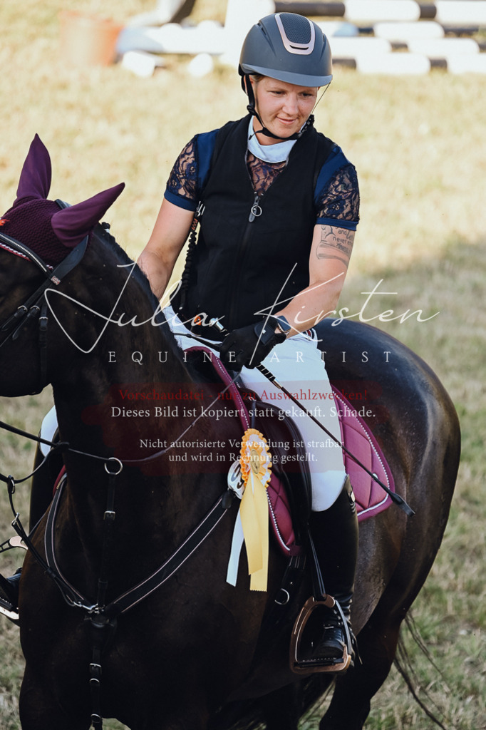 DSC_3286 | Pferde- und Turnierfotografie in Westsachsen. Pferdeportraits, Auftragszeichnungen und intuitive Kunst.