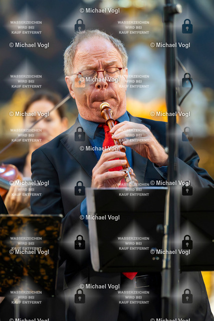 TAM25_K.05__Michael-Vogl_040_5781 | Tage Alter Musik Regensburg K.05 Basilika St. Emmeram Xenia Löffler, Alfredo Bernardini, Michael Bosch, Oboe Batzdorfer Hofkapelle (Deutschland) Musik aus der Fürst Thurn und Taxis Hofbibliothek Regensburg Daniel Deuter Konzertmeister Foto: Michael Vogl