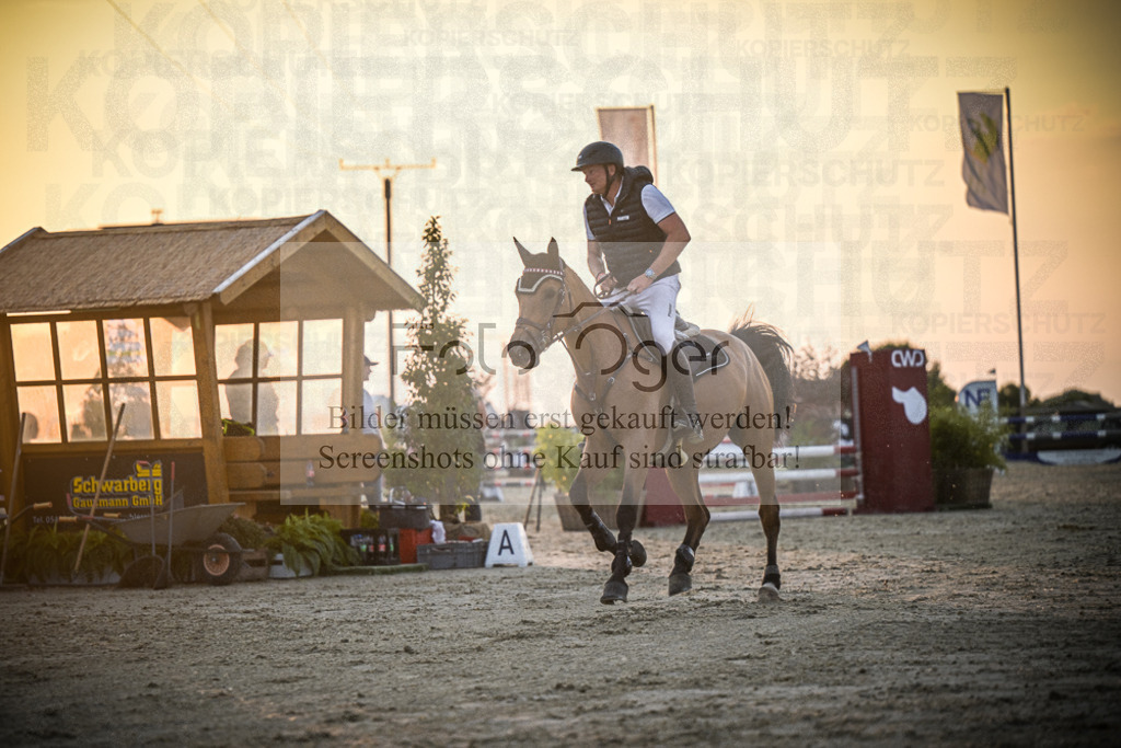 DOS_2039 | Entdecke hochwertige Reitturnierfotos von Foto Oger. Professionell, emotional und authentisch – jetzt Lieblingsmomente im Shop bestellen.Deutschlandweite Turnierfotografie. - Realisiert mit Pictrs.com