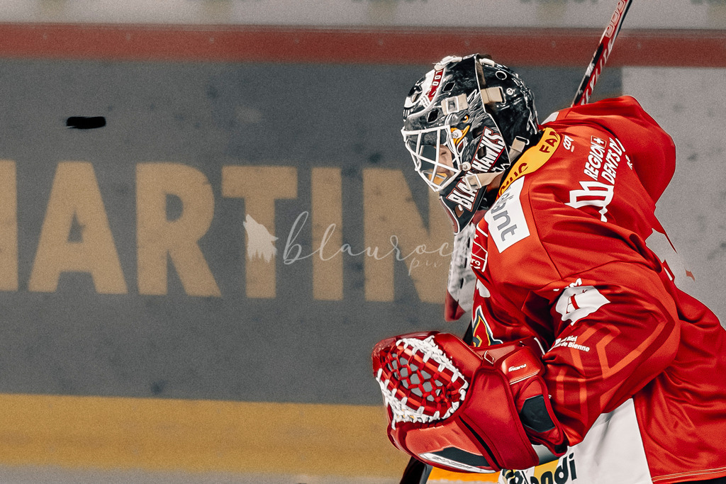 EHCB vs GCK 20260104-6606 | Sportbilder, Sportfotograf, Hochzeits- und Eventfotografin, Flugshows, Portraits und Tiershooting, Aviation, Downhill, Nationalleague, Swissleague, International