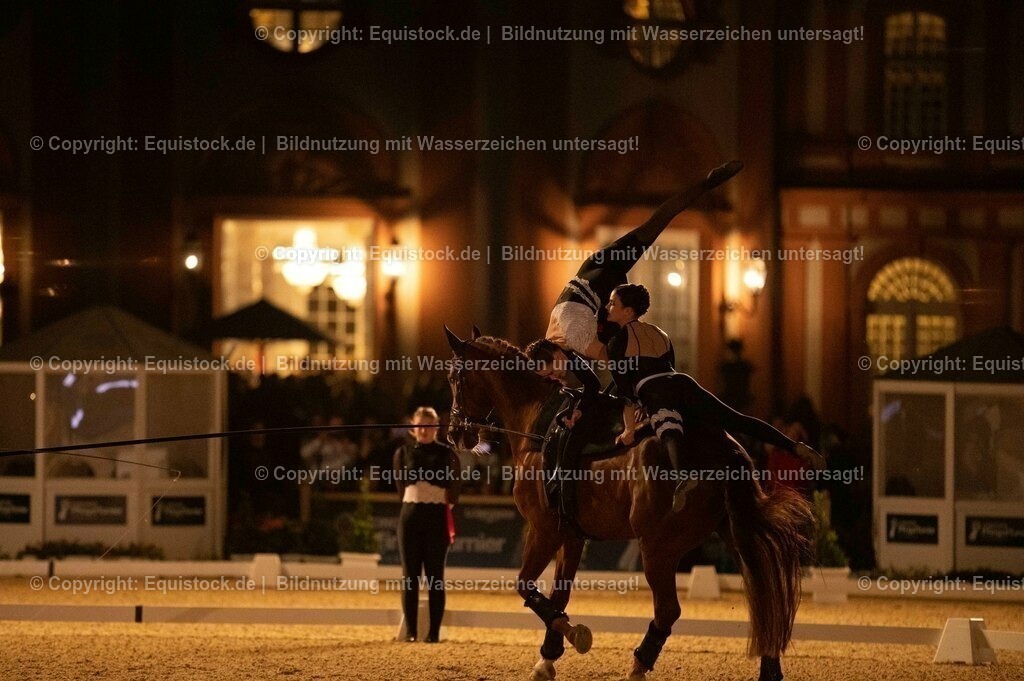 20230527_Voltigieren_NASPA_Flutlicht_1050 | equistock