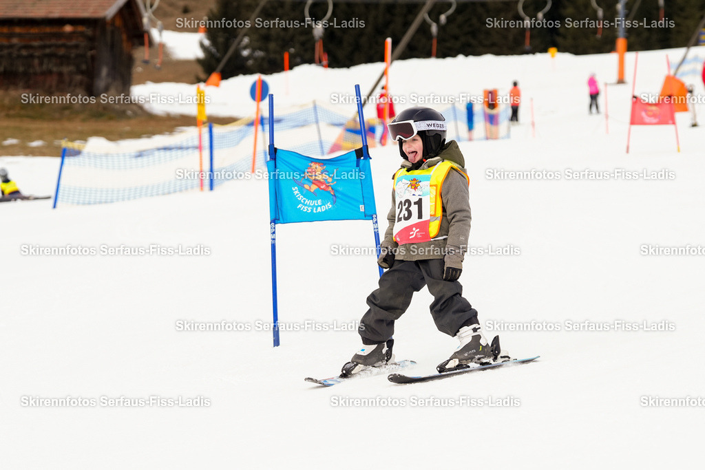 SRF_02.01.2026_0301 | Skirennfotos,Serfaus,Fiss,Ladis,Kinderskirennen,Winter,Tirol,Oberland,skirace,SFL,feelfree,weil wir's genießen,ski,Ski,skifahren,Sonnenplateau, - Realisiert mit Pictrs.com