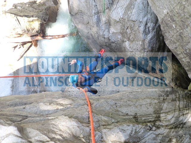 P7300198 | Bestelle die Bilder deines Berg- oder Wasser-Abenteuers mit Mountain Sports bequem von zu Hause aus direkt über unseren Online Fotoshop von pictrs.com. - Realisiert mit Pictrs.com