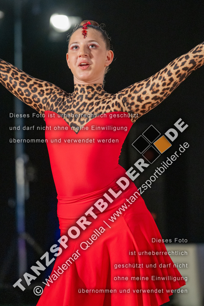 20250504-01055 | Hier finden Sie Tanz Bilder vom Latein und Standard Formationen tanzen. Sportbilder vom Tanzsport. Schöne Fotos und von Weltmeisterschaft, Europameisterschaft, Bundesliga, Regionalliga, Oberliga und Landesliga sowie von GOC Stuttgart, DanceComp, WM Bremen