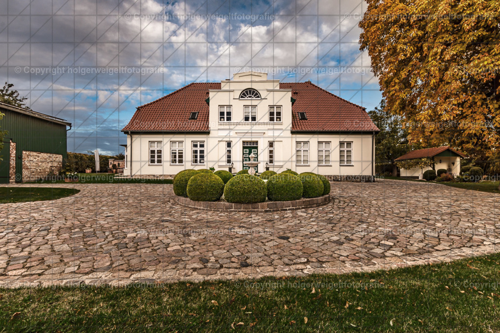Gutshaus Neu Farpen | Kaufen sie online außergewöhnliche Fotografien auf Leinwand Acrylglas Fotoprint Aludibond von holgerweigeltfotografie - Realisiert mit Pictrs.com