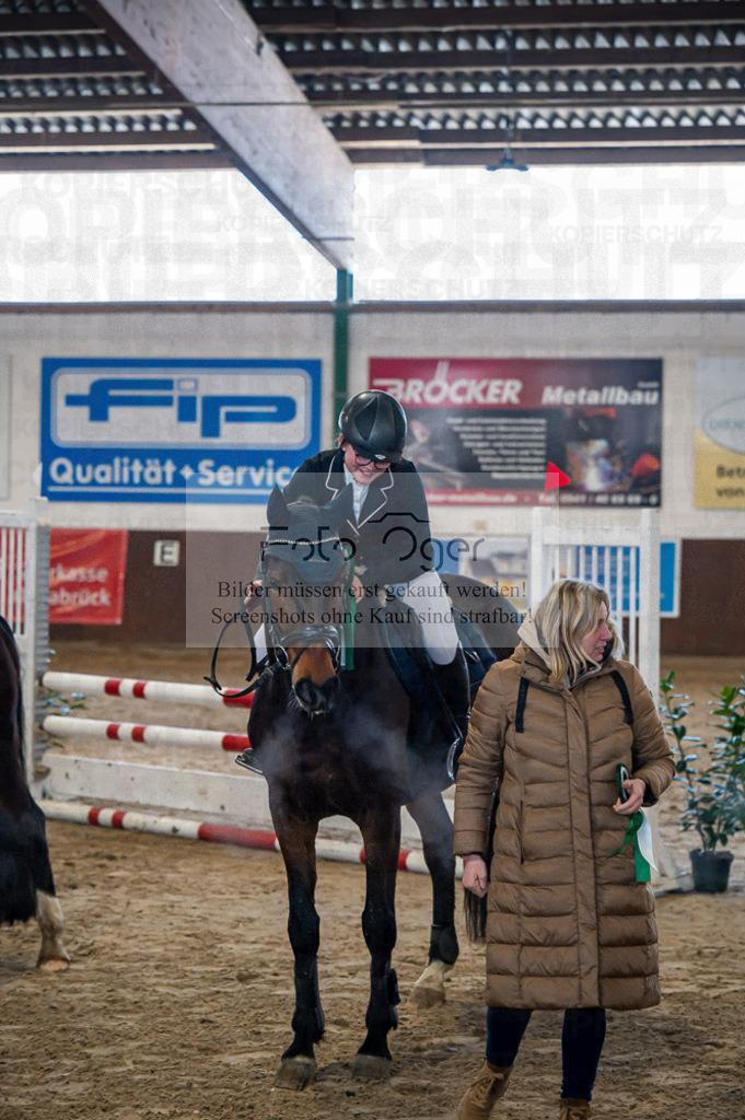 Hallenreittunier Voxtrup 2023 | Entdecke hochwertige Reitturnierfotos von Foto Oger. Professionell, emotional und authentisch – jetzt Lieblingsmomente im Shop bestellen.Deutschlandweite Turnierfotografie. - Realisiert mit Pictrs.com