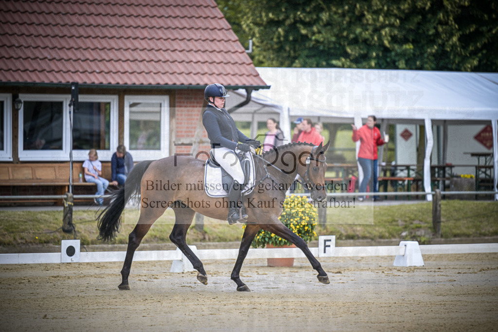 DOS_7947 | Entdecke hochwertige Reitturnierfotos von Foto Oger. Professionell, emotional und authentisch – jetzt Lieblingsmomente im Shop bestellen.Deutschlandweite Turnierfotografie. - Realisiert mit Pictrs.com
