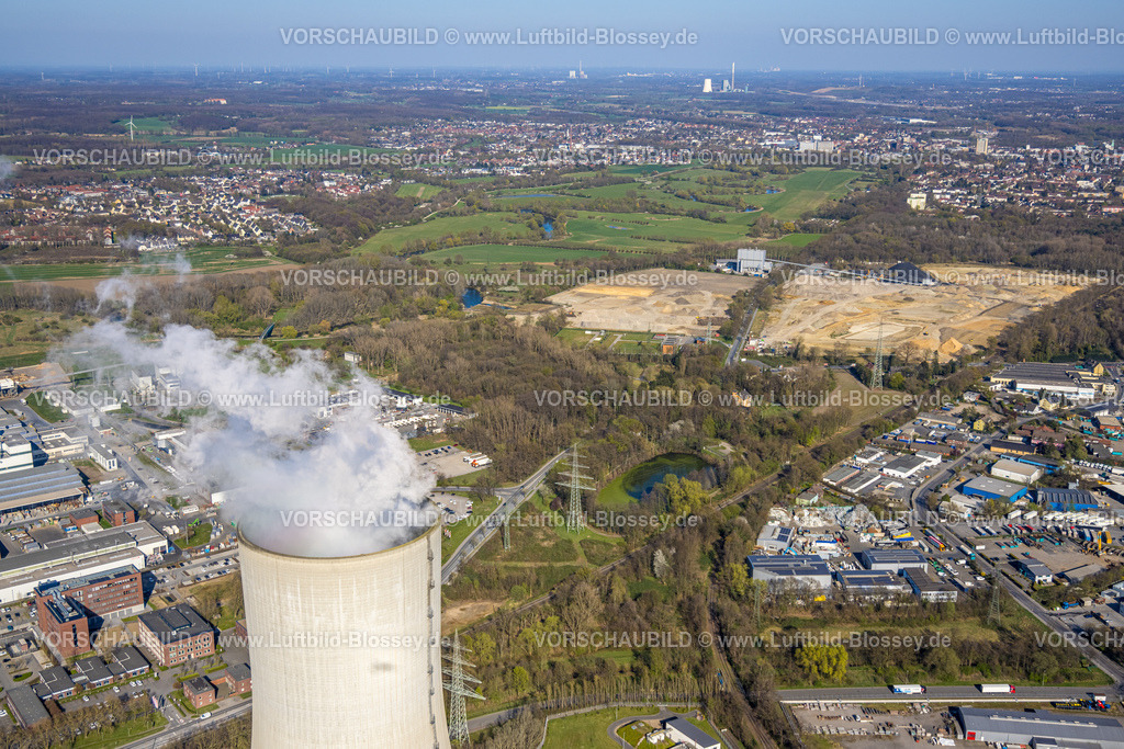 Luenen250404289 | Luftbild, Trianel Kohlekraftwerk Lünen GmbH mit rauchendem Kühlturm, hinten Brachfläche ehemaliges STEAG Kraftwerk Gelände, Lippholthausen, Lünen, Ruhrgebiet, Nordrhein-Westfalen, Deutschland