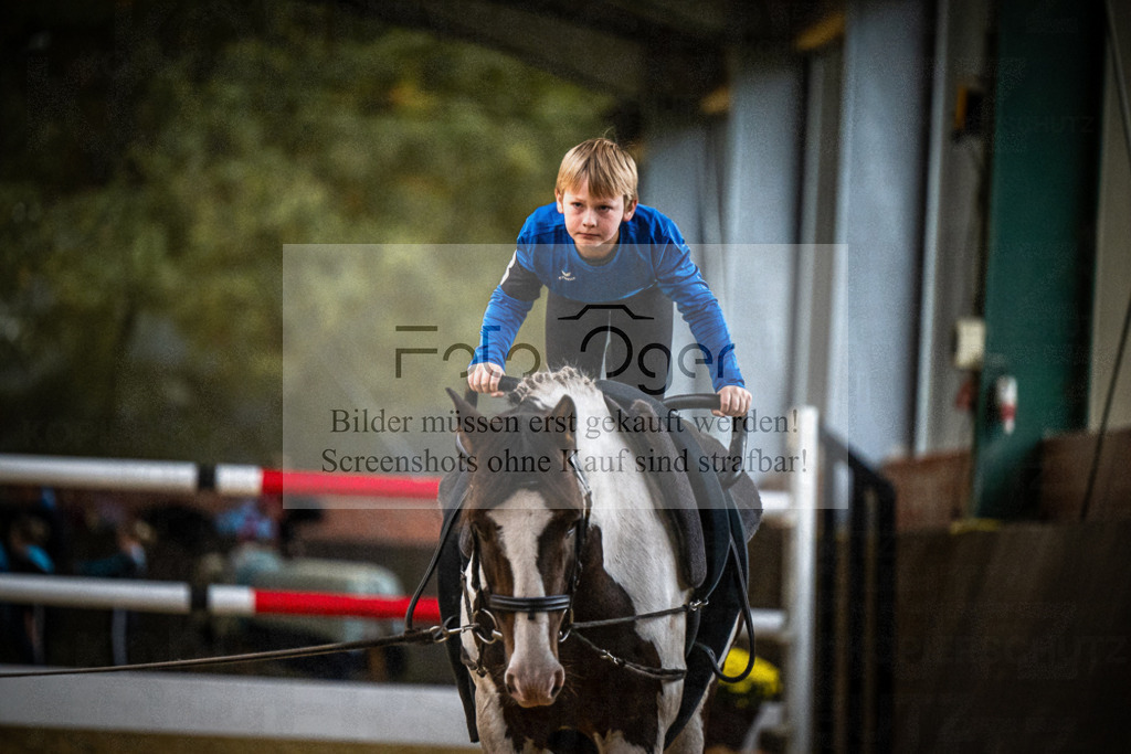 DOS_0131 | Entdecke hochwertige Reitturnierfotos von Foto Oger. Professionell, emotional und authentisch – jetzt Lieblingsmomente im Shop bestellen.Deutschlandweite Turnierfotografie. - Realisiert mit Pictrs.com