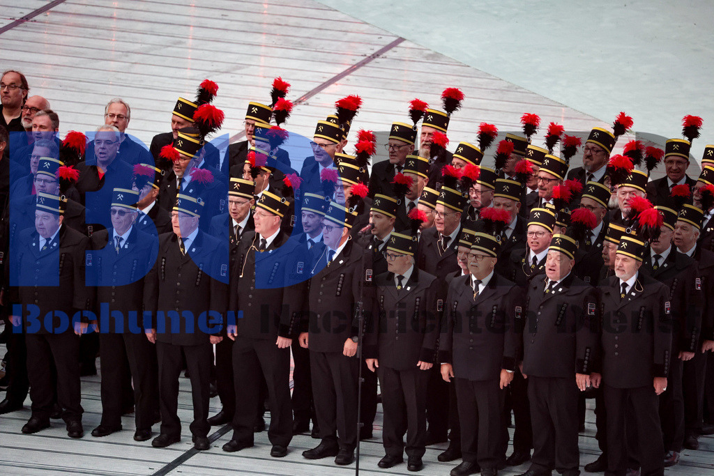 SES_TTGOPC20250716-16 | bond - Realisiert mit Pictrs.com