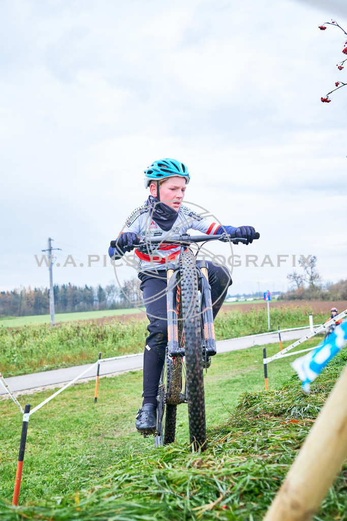 ..... | AUSTRIA, 24.11.24, 3.Radquerfeldein GP um das Sportzentrum Gunskirchen Image shows: Photo: Wapics / Michael Ring