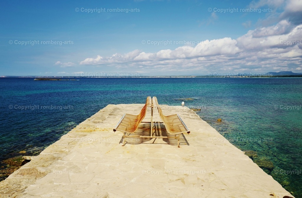 L1040641 | romberg-arts, romberg-arts.de, www.romberg-arts.de, Foto_Online_Shop, Julia Fuhrmann, Köln, Fotos, Fotografie, Fotokunst, Kunstdrucke, Naturfotos, Aktfotos, Nacktfotos, schwarz_weiß_Fotos, Blumenfotos, Blumen, Tiere, Beton, Korrosion, Lächeln, Drucke