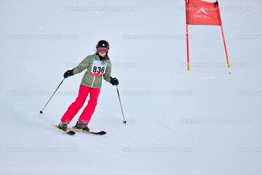 SRF_25.12.2025_0115 | Skirennfotos,Serfaus,Fiss,Ladis,Kinderskirennen,Winter,Tirol,Oberland,skirace,SFL,feelfree,weil wir's genießen,ski,Ski,skifahren,Sonnenplateau, - Realisiert mit Pictrs.com