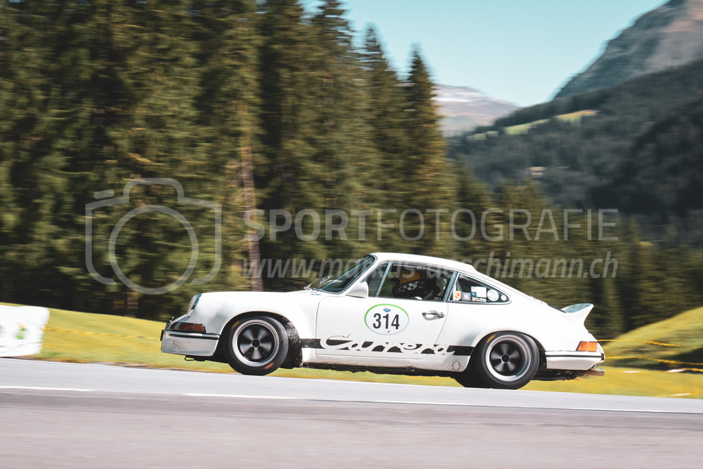 21. Arosa ClassicCar 2025 - 6. =September= 2025 | Heinz Schuoler aus Muttenz (SUI) in einem Porsche 911 S aus dem Jahre 1974 mit Startnummer 314 am Arosa ClassicCar 2025 in der Kategorie Sport Trophy..@arosaclassiccar, @arosa.official, #arosaclassiccar, #arosa, #76curves, #classiccarBild: Sportfotografie Markus Aeschimann | www.markus-aeschimann.ch - Realisiert mit Pictrs.com